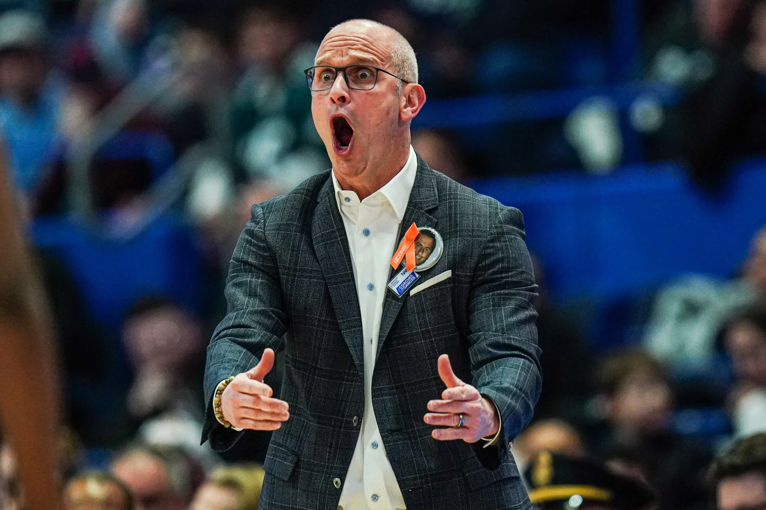 Dan Hurley UConn contract